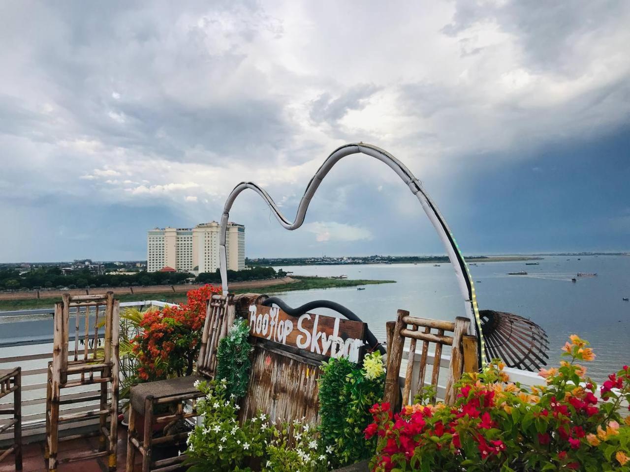 4 Rivers Hotel Phnom Penh Esterno foto