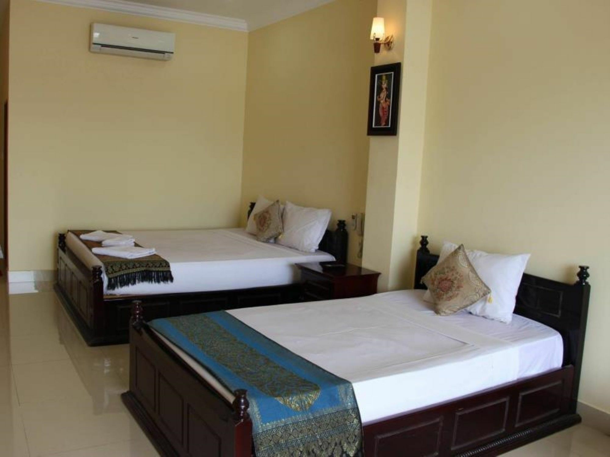 4 Rivers Hotel Phnom Penh Esterno foto