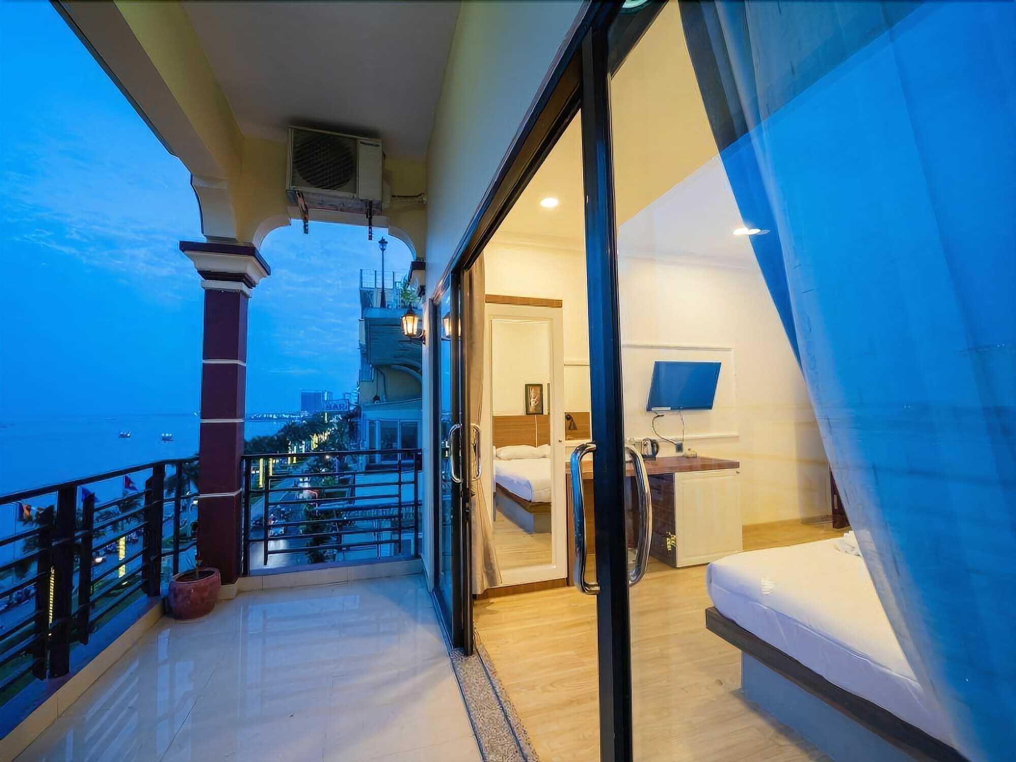 4 Rivers Hotel Phnom Penh Esterno foto
